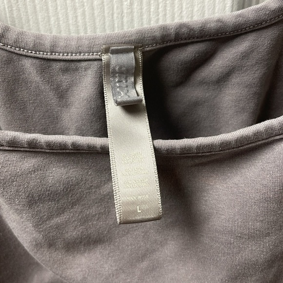 SKIMS OUTDOOR BASICS SET BIKER SHORT AND BRALETTE - Picture 6 of 7